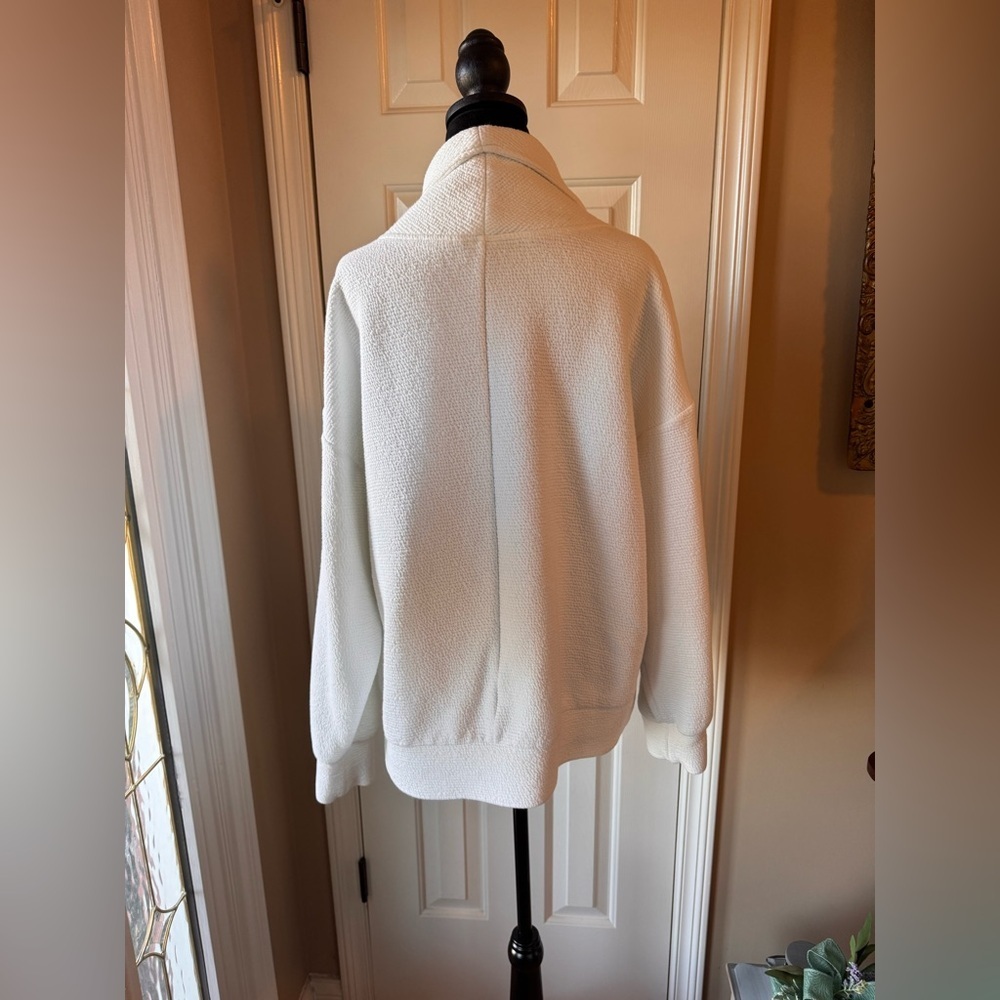 CALIA by Carrie Underwood White Collar Zip Textured Sweatshirt size L - Picture 4 of 8